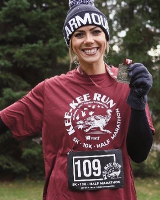 KEE-KEE Run race shirt and bib number 109